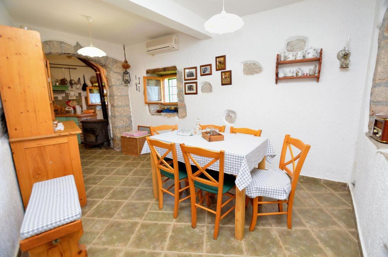 House Mikleus Villa Lovran Bagian luar foto