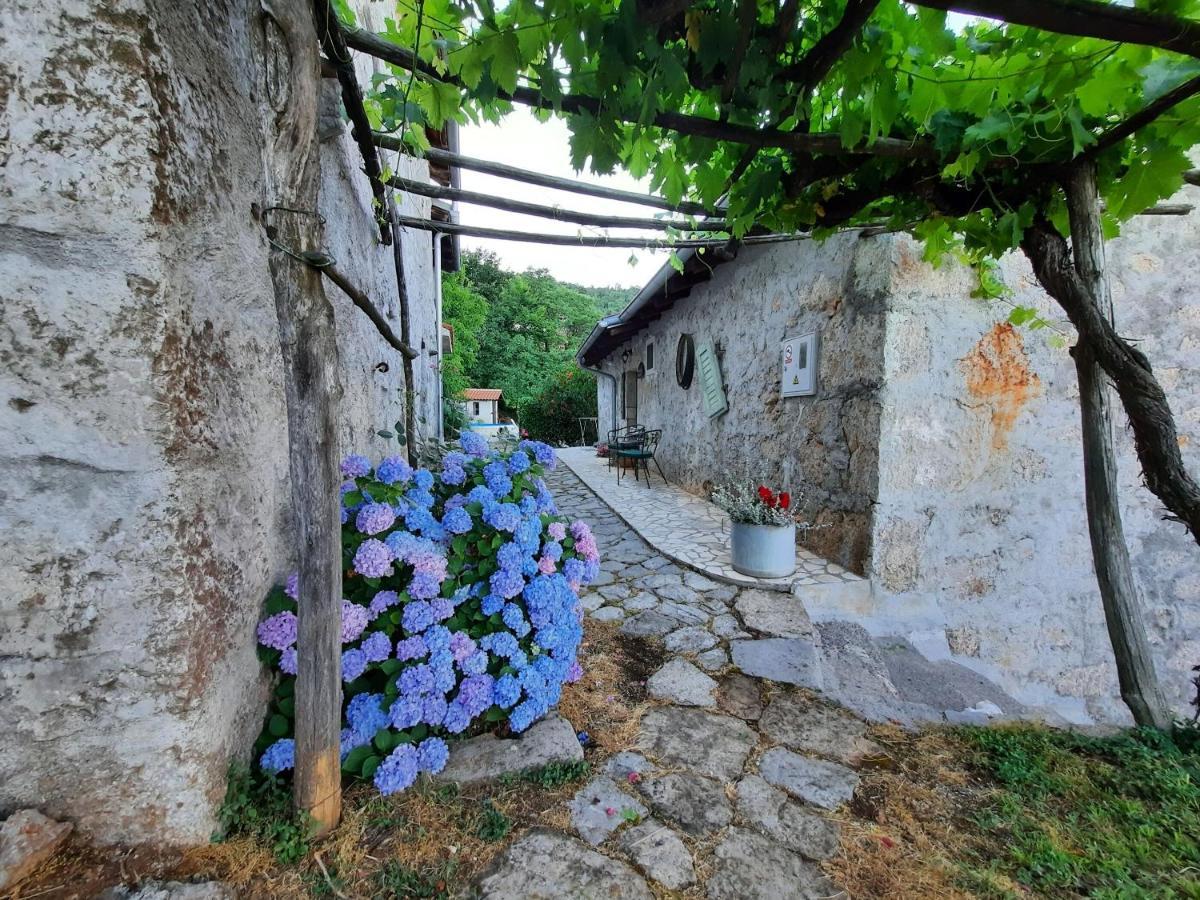 House Mikleus Villa Lovran Bagian luar foto
