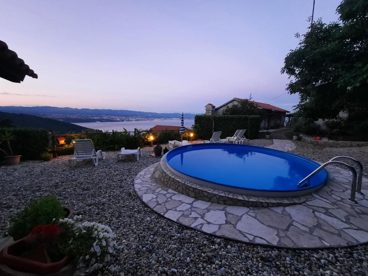 House Mikleus Villa Lovran Bagian luar foto